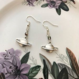 Saturn earrings with rainbow electroplated beads